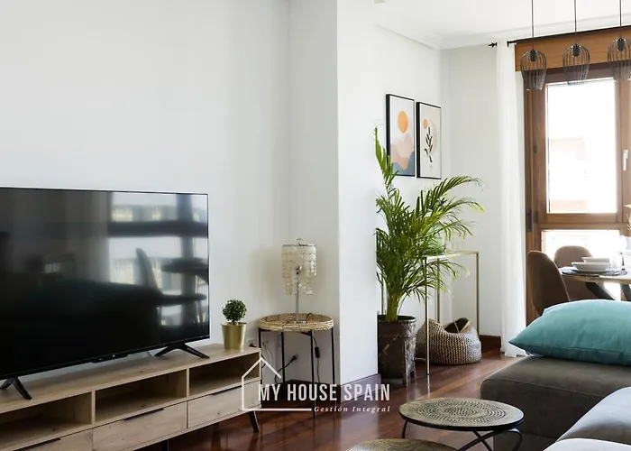 Myhousespain - Playa De Poniente, Con Vistas Al Mar Y Parking Gratuito Διαμέρισμα Χιχόν